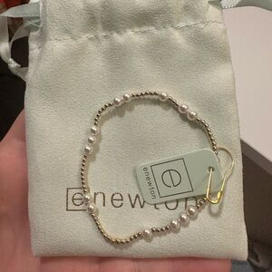 ENewton Gold and White Beaded Bracelet